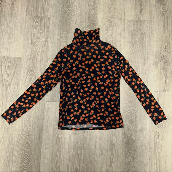 Flower Pattern Turtle Neck - Picture 2 of 3